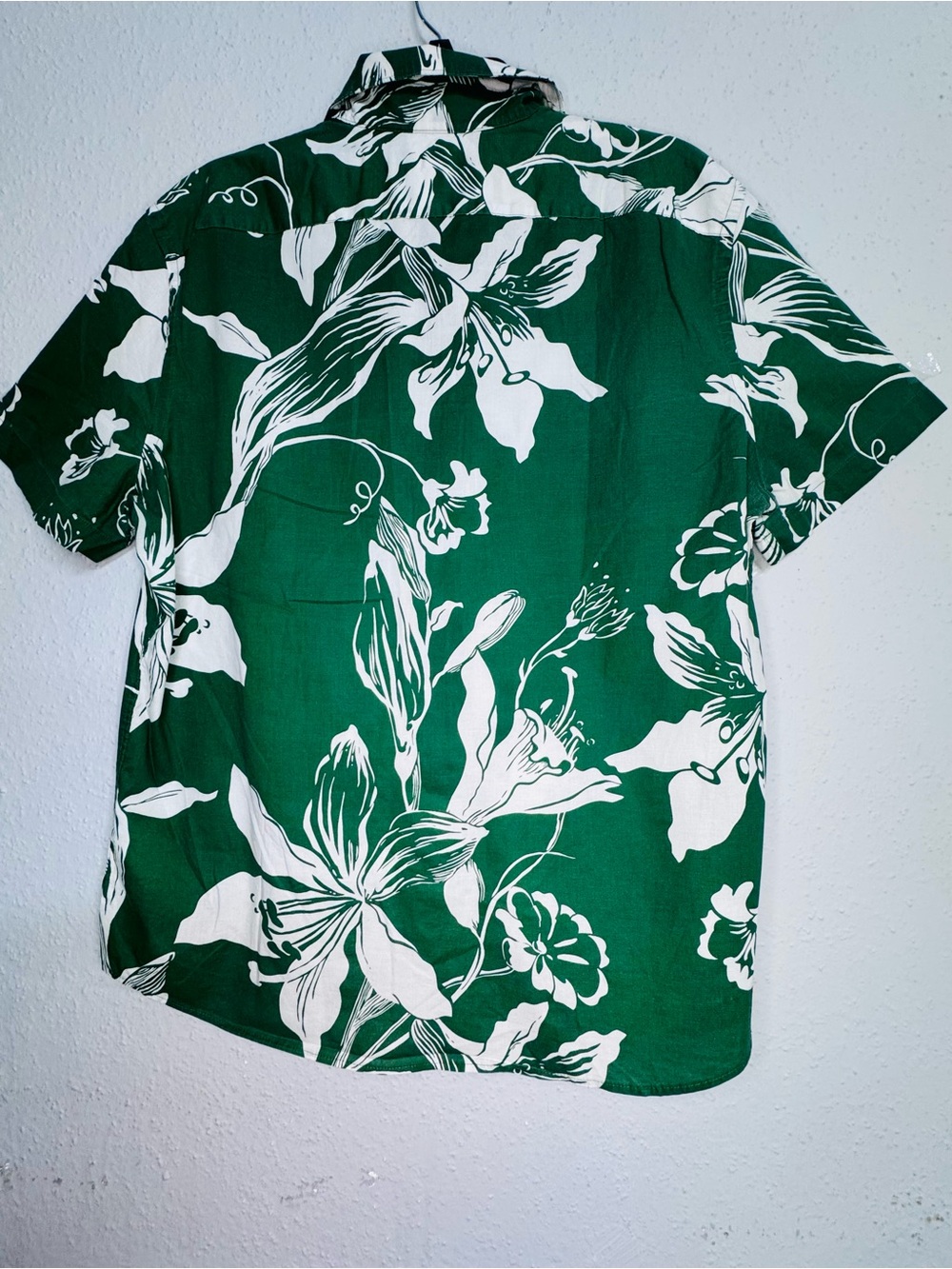 Express Green Floral Short-Sleeve Button-Down Shirt - Picture 7 of 8